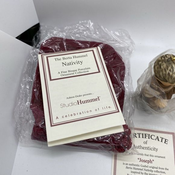 1996 Goebel Studio Berta Hummel Nativity Set - 6 - Cards & Boxes 3 Kings, Jesus - Picture 4 of 16